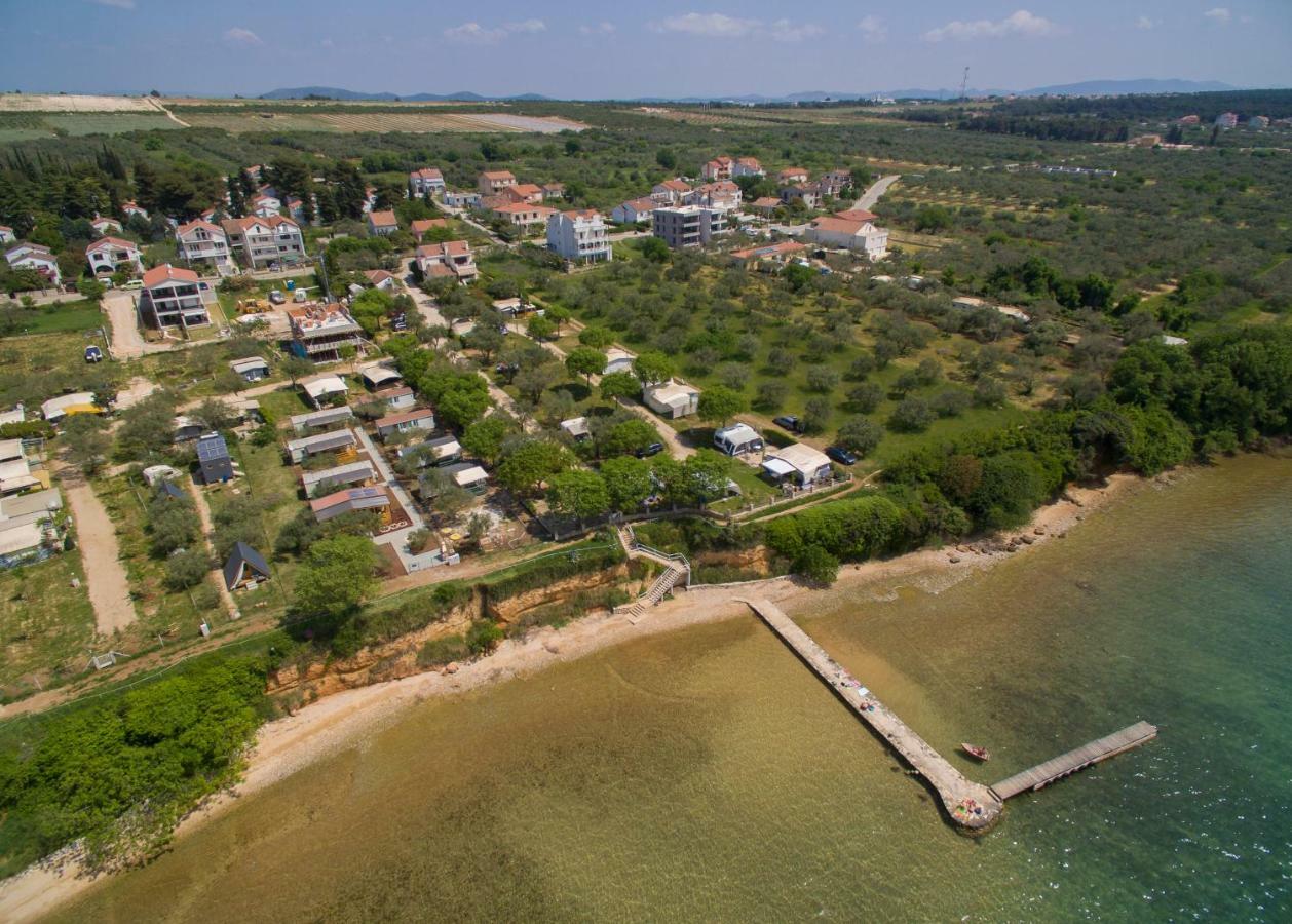 Kamp Karla & Bruno Sveti Filip i Jakov Exterior foto