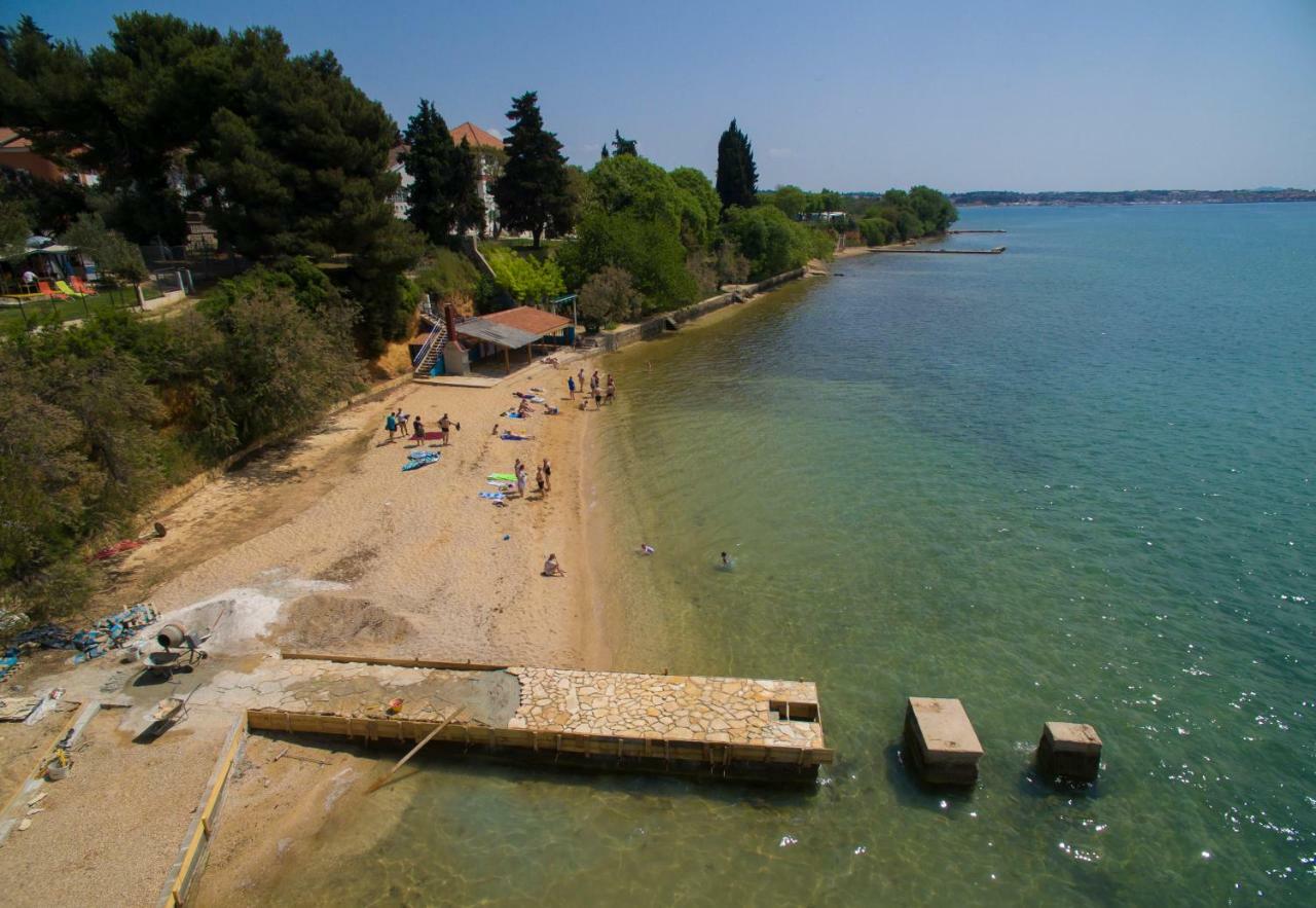 Kamp Karla & Bruno Sveti Filip i Jakov Exterior foto