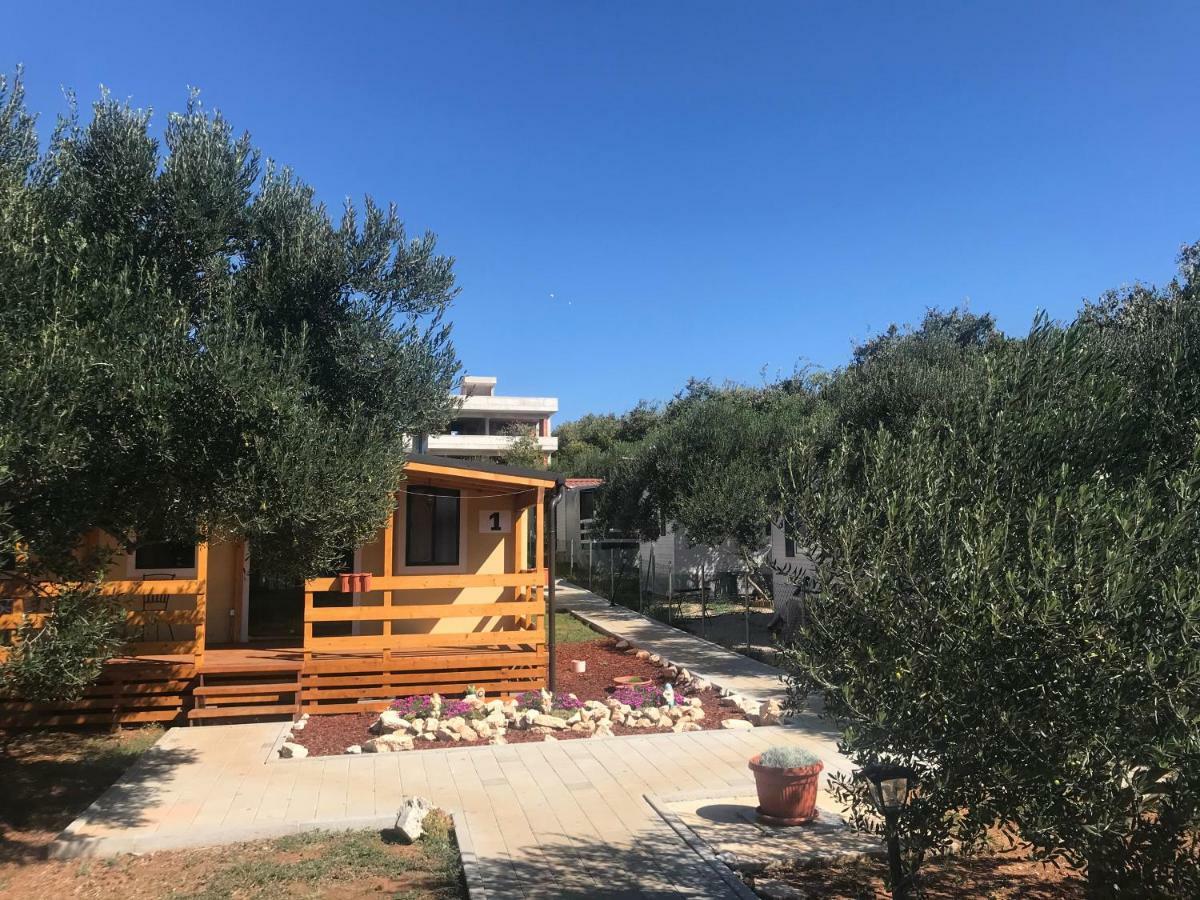 Kamp Karla & Bruno Sveti Filip i Jakov Exterior foto